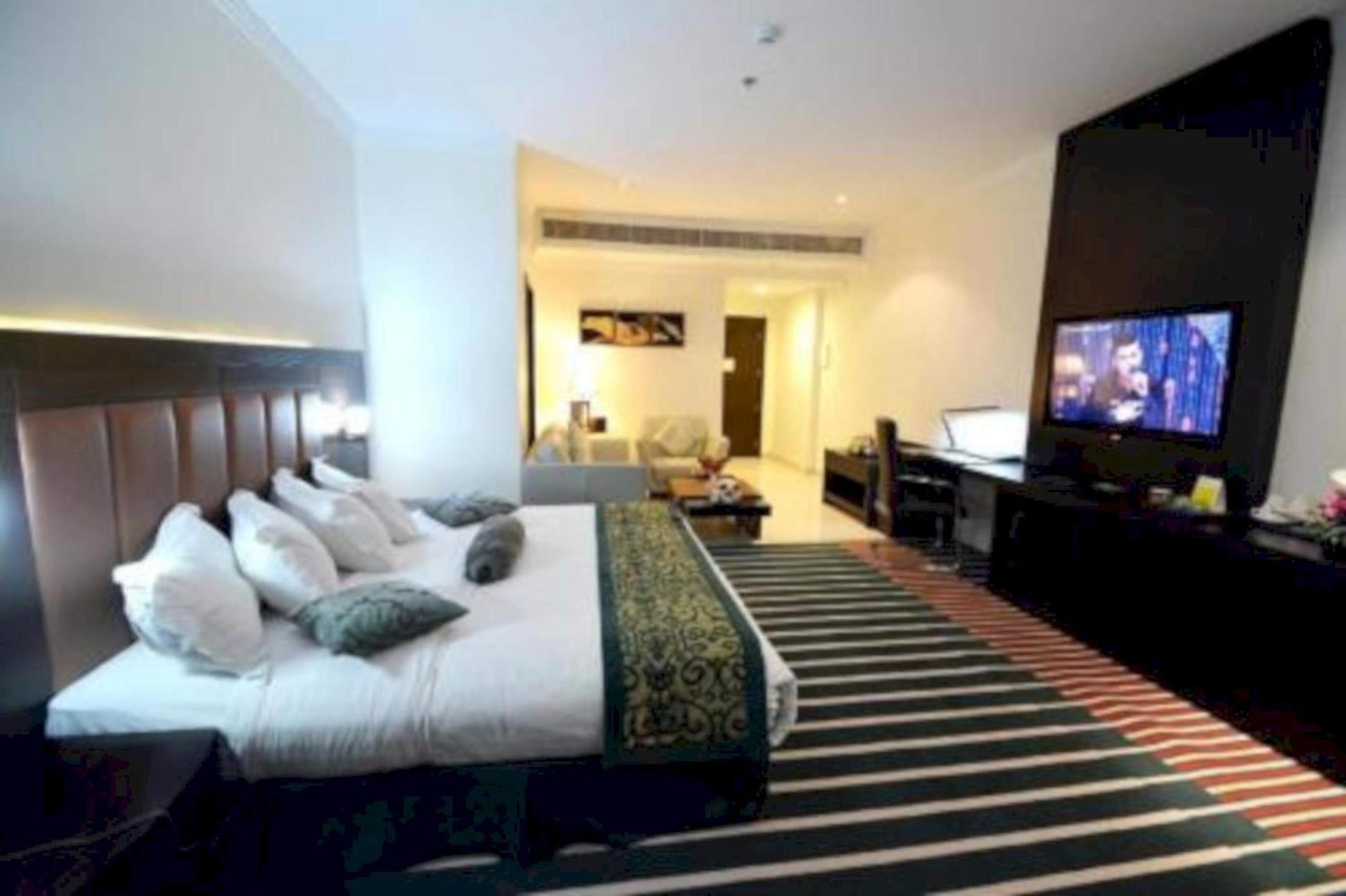 Sunday Millennia Hotel Riyadh Exterior photo